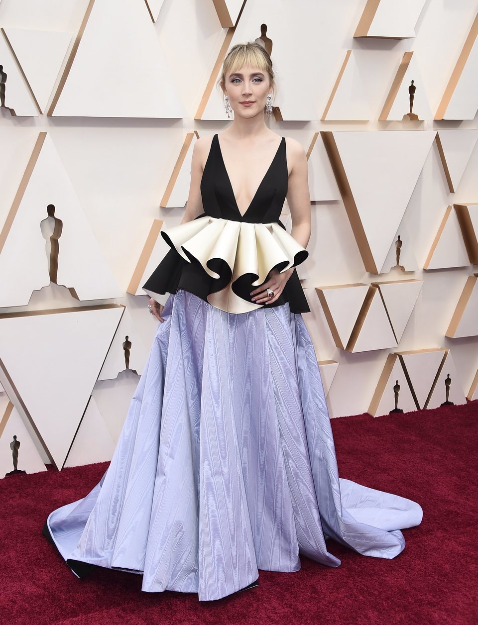 Saoirse Ronan en la alfombra roja de los Oscar 2020