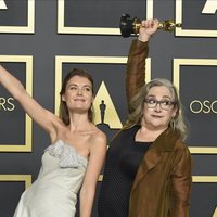 Elena Andreicheva y Carol Dysinger con su Oscar a Mejor Corto Documental