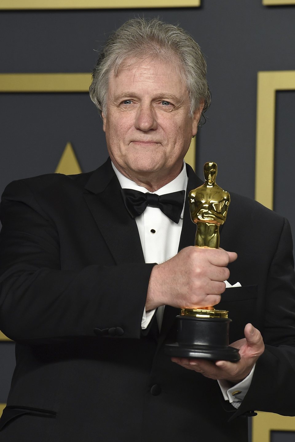 Don Sylvester posa con su Oscar a Mejor Montaje de Sonido por 'Ford v Ferrari'