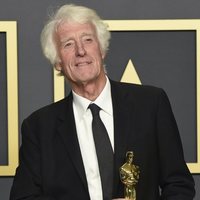 Roger Deakins con su Oscar a Mejor fotografía por '1917'