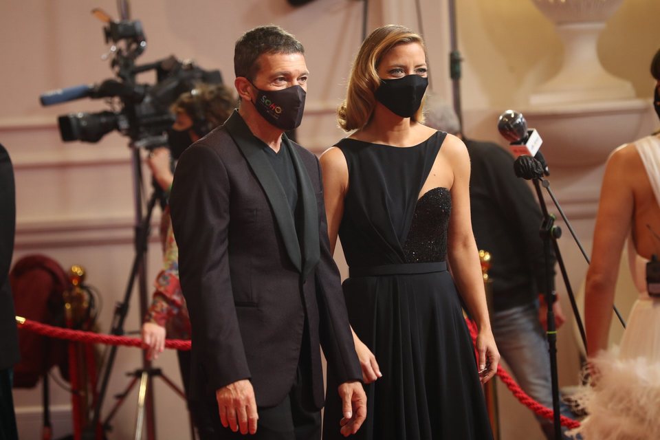 Antonio Banderas y Maria Casado en la alfombra roja de los Goya 2021