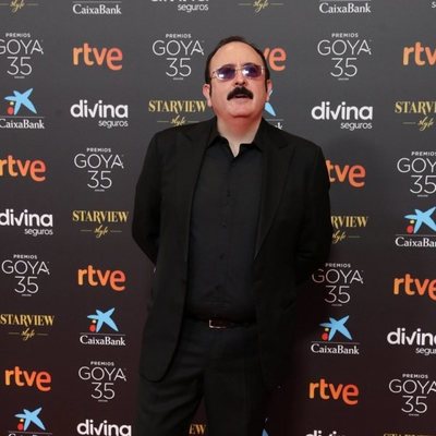 Carlos Areces en la alfombra roja de la 35 edición de los Premios Goya