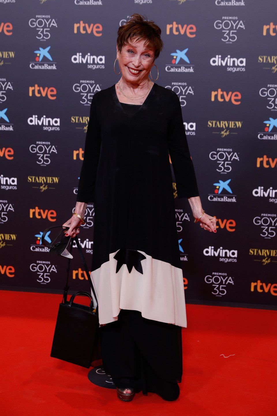 Verónica Forqué en la alfombra roja de la 35 edición de los Premios Goya