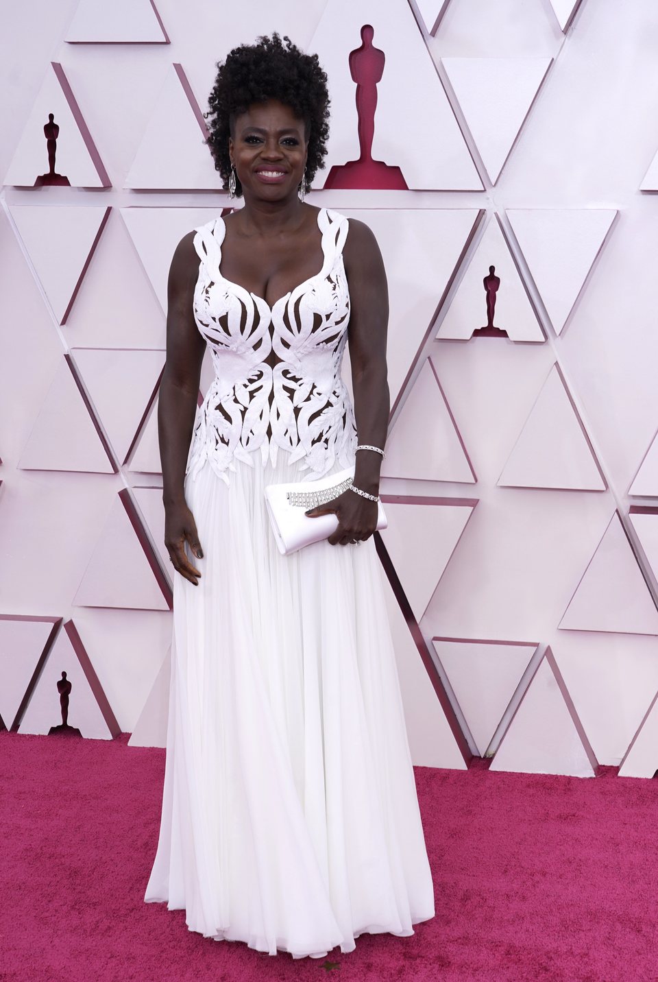 Viola Davis en la alfombra roja de los Oscar 2021