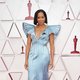 Regina King en la alfombra roja de los Oscar 2021