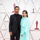 Riz Ahmed y Fatima Farheen Mirzaen la alfombra roja de los Oscar 2021