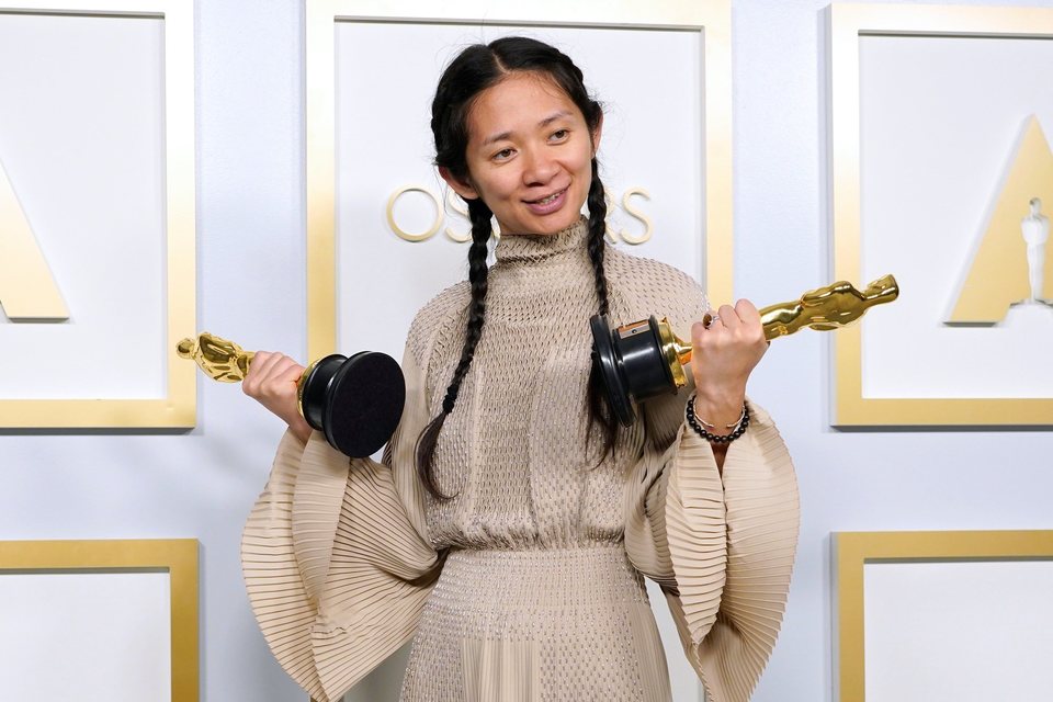 Chloé Zhao ganadora del Oscar 2021 a la Mejor Dirección por 'Nomadland'