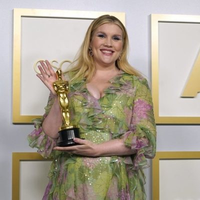 Emerald Fennell ganadora del Oscar 2021 a al Mejor Guion Original por 'Una joven prometedora'