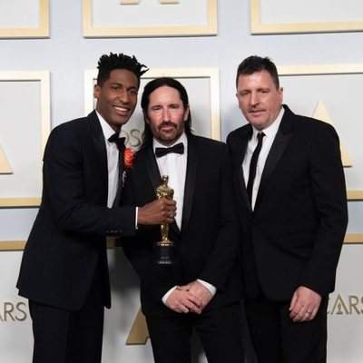 Jon Batiste, Trent Reznor y Atticus Ross ganadores del Oscar 2021 a la Mejor banda sonora