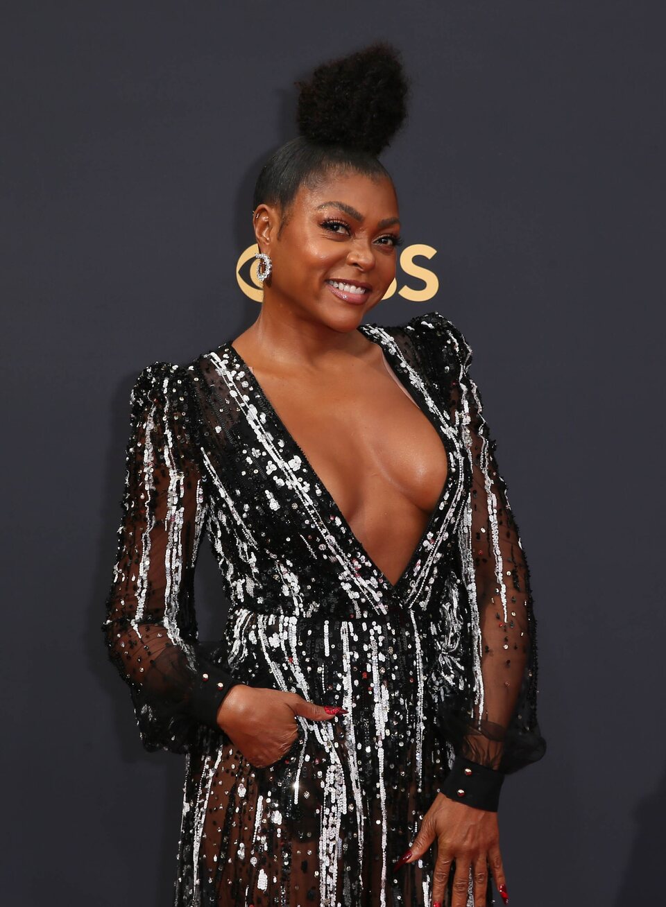 Taraji P. Henson en la alfombra roja de los Emmy 2021