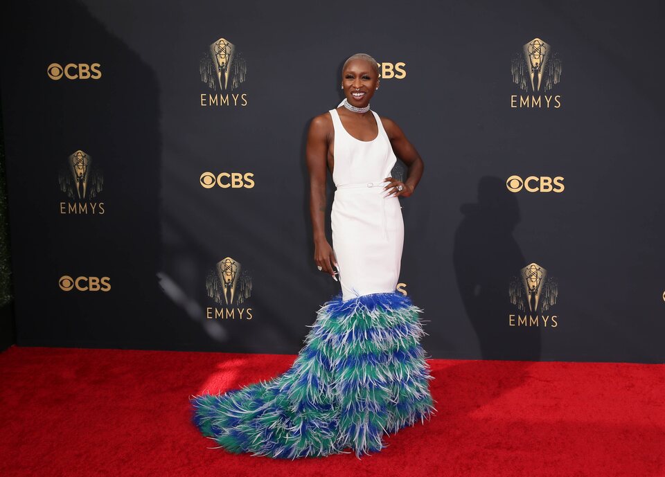 Cynthia Erivo en la alfombra roja de los Emmy 2021