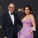 Patrick Stewart y Sunny Ozell en la alfombra roja de los Emmy 2021