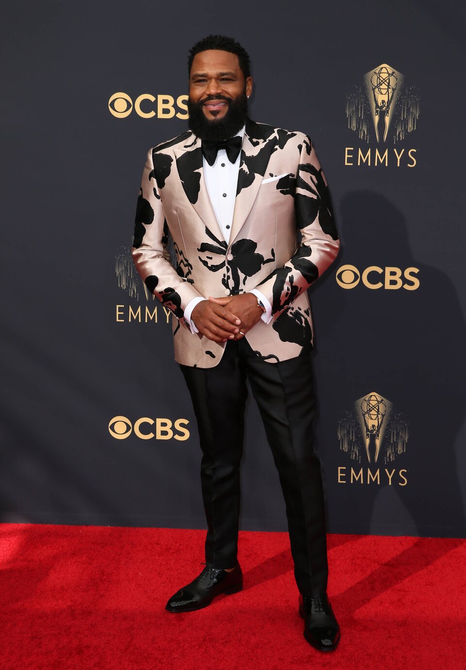 Anthony Anderson en la alfombra roja de los Emmy 2021