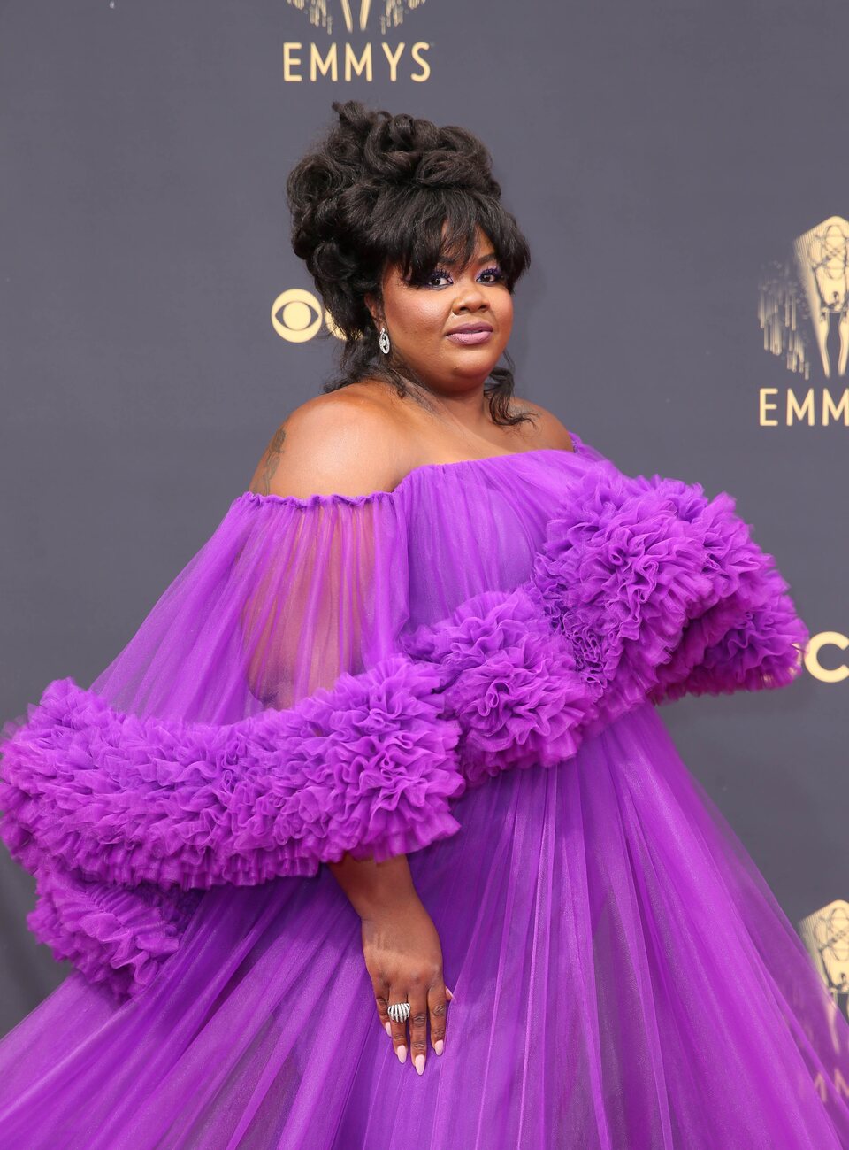 Nicole Byer en la alfombra roja de los Emmy 2021