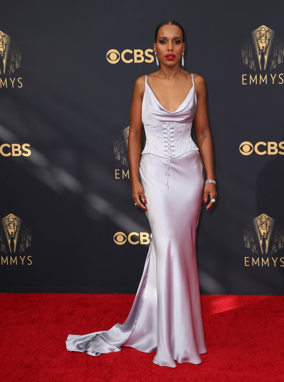 Kerry Washington en la alfombra roja de los Emmy 2021