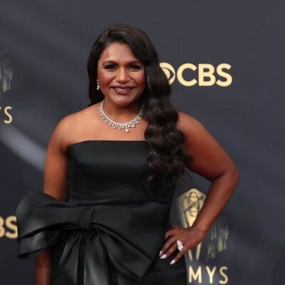 Mindy Kailing en la alfombra roja de los Emmy 2021