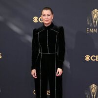 Ellen Pompeo en la alfombra roja de los Emmy 2021