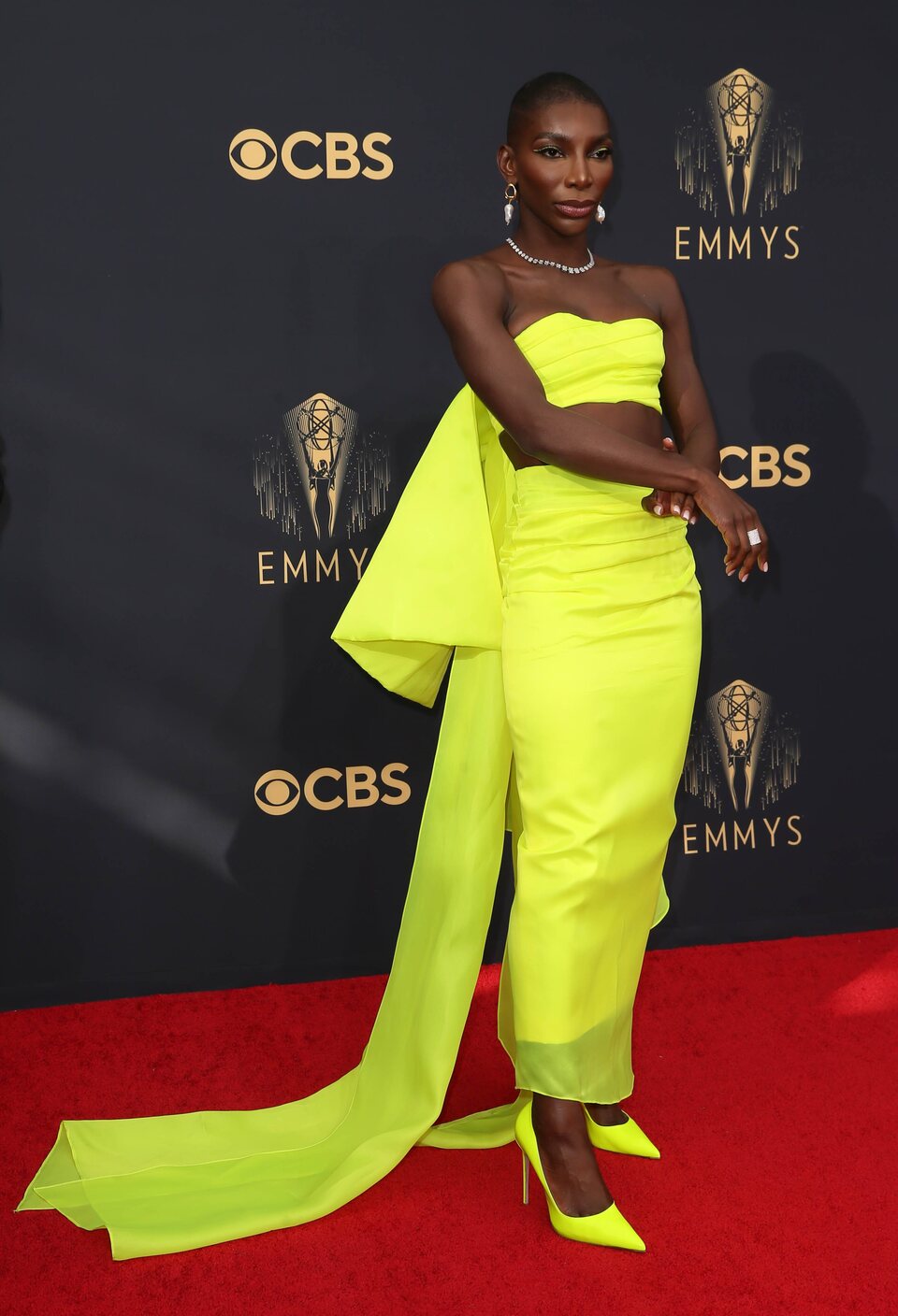 Michaela Coel en la alfombra roja de los Emmy 2021