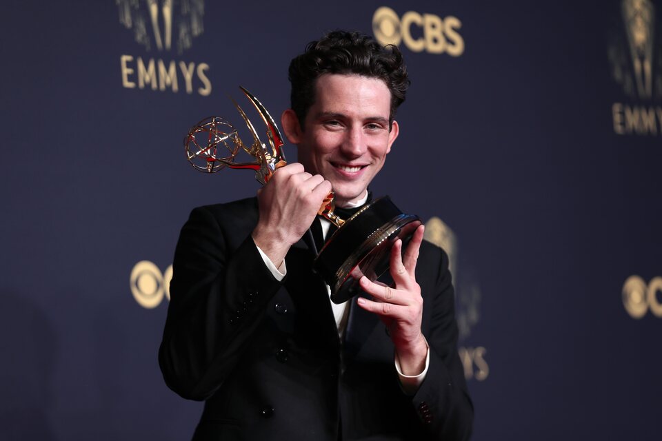 Josh O'Connor, ganador del Emmy 2021 al mejor actor de una serie de drama