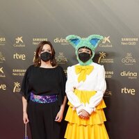 Paloma Mora y Carla Pereira en la alfombra roja de la 36 edición de los Premios Goya