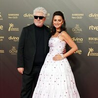 Penélope Cruz y Pedro Almodóvar en la alfombra roja de los Goya 2022