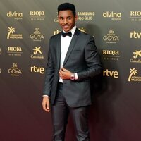 Adam Nouru en la alfombra roja de la 36 edición de los Premios Goya