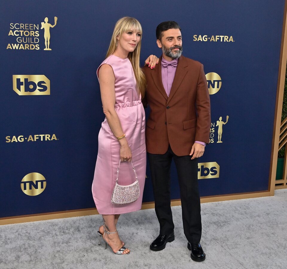 Elvira Lind y Oscar Isaac en los premios del Sindicato de Actores 2022