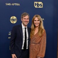 Mark Duplass y Katie Aselton en los premios del Sindicato de Actores 2022