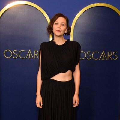 Maggie Gyllenhaal en la comida de nominados a los Oscar 2022