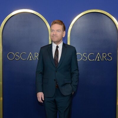 Kenneth Branagh en la comida de nominados a los Oscar 2022