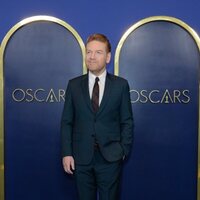 Kenneth Branagh en la comida de nominados a los Oscar 2022