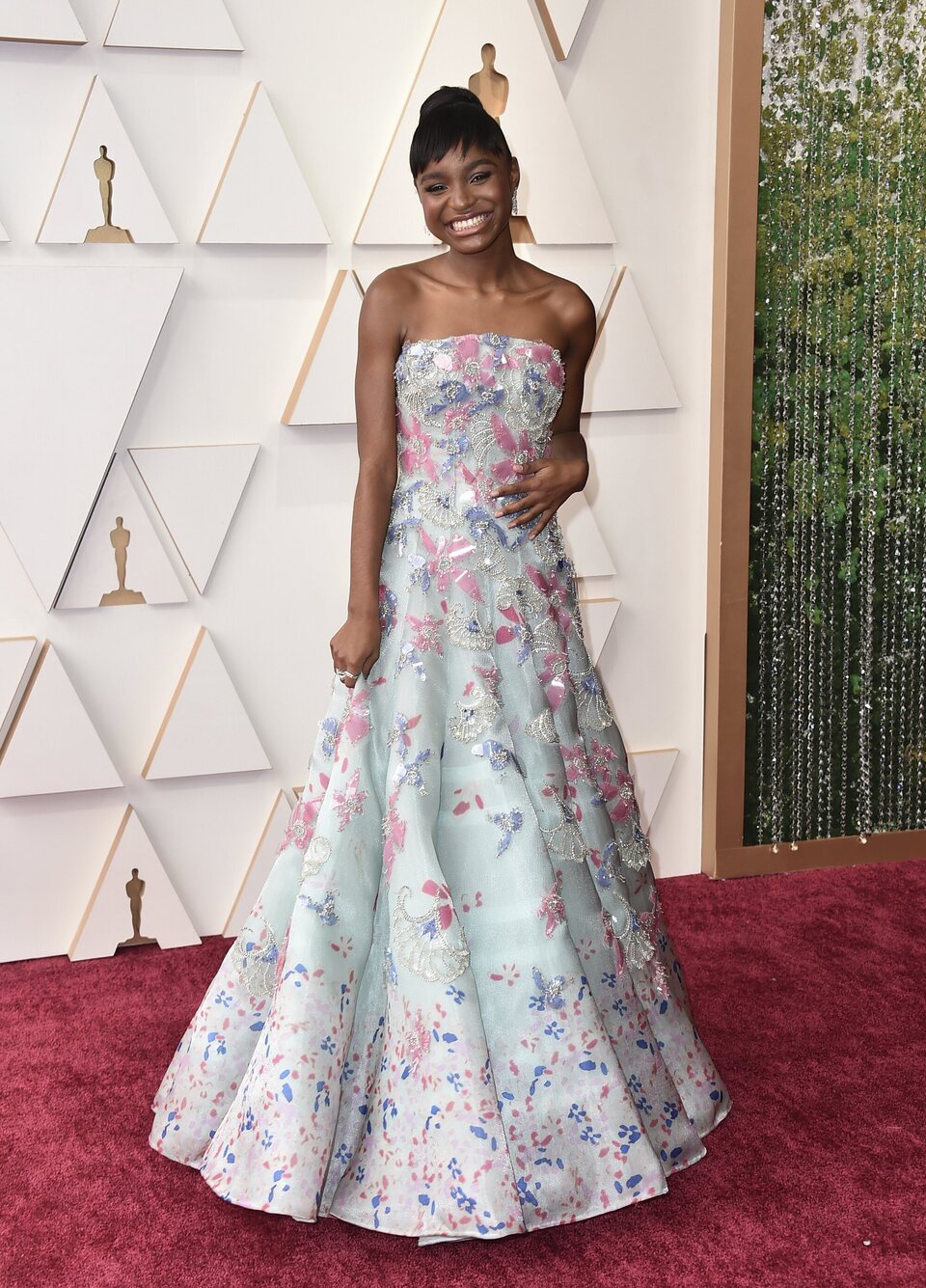 Saniyya Sidney en la alfombra roja de los Oscar 2022