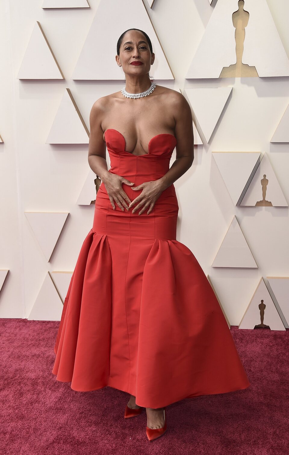 Tracee Ellis Ross en la alfombra roja de los Oscar 2022