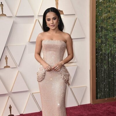 Becky G en la alfombra roja de los Oscar 2022