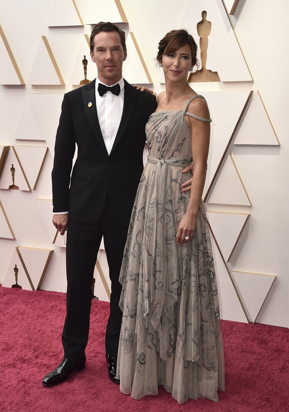 Benedict Cumberbatch y su mujer en la alfombra roja de los Oscar 2022