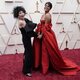 Rita Moreno y Ariana DeBose en la alfombra roja de los Oscar 2022