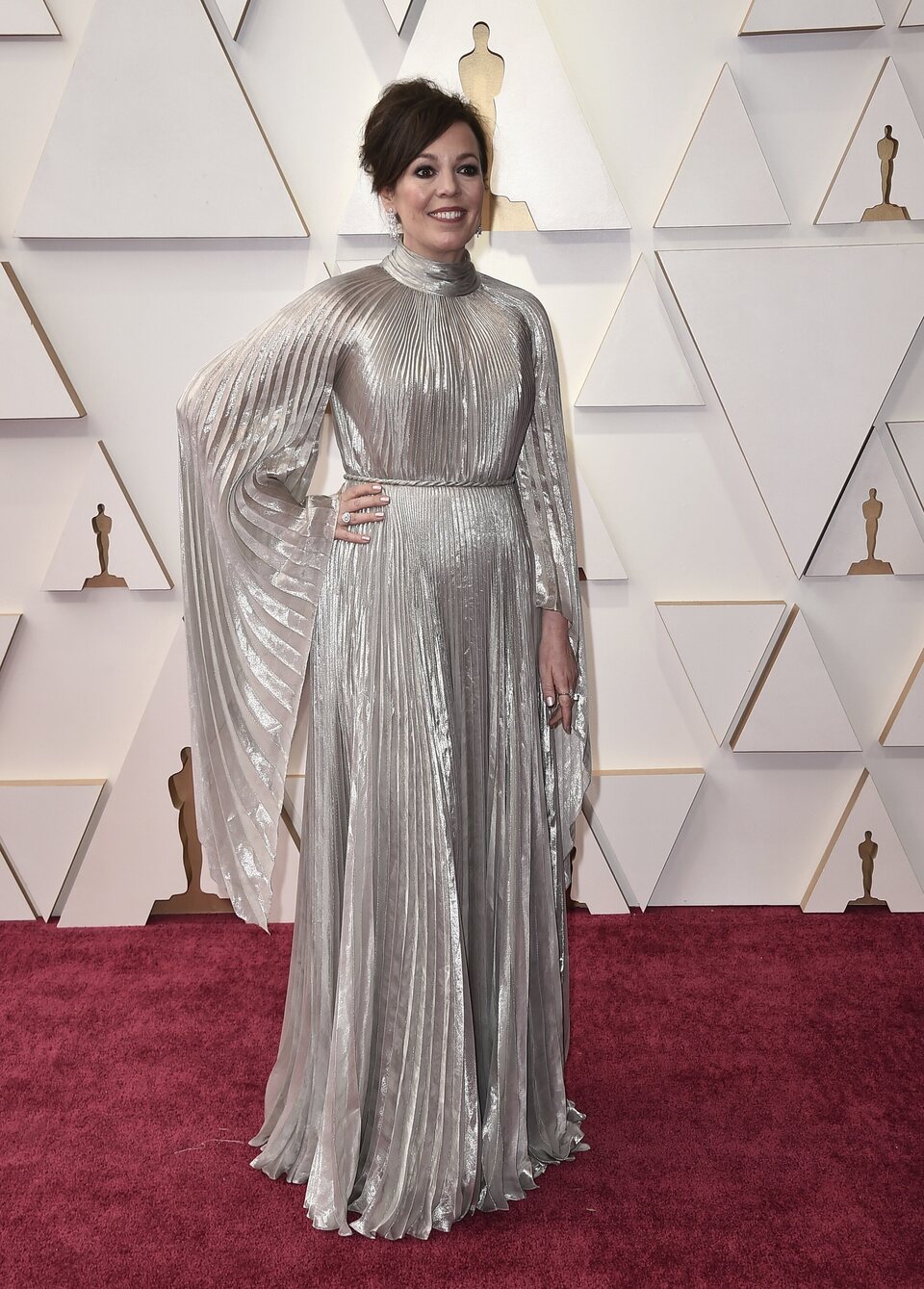 Olivia Colman en la alfombra roja de los Oscar 2022