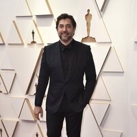 Javier Bardem en la alfombra roja de los Oscar 2022