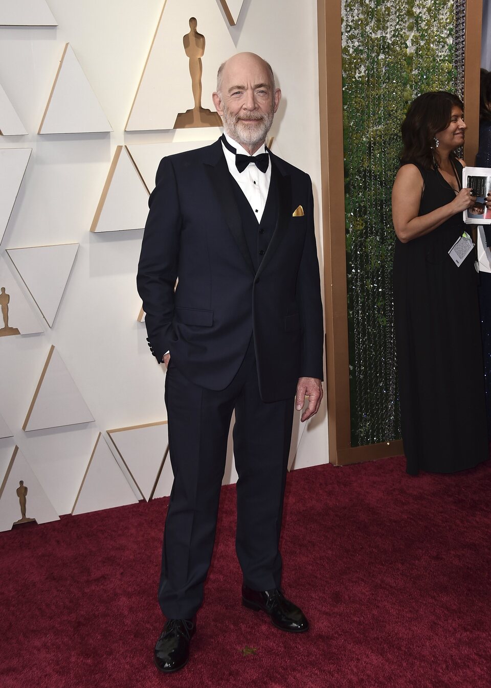 J. K. Simmons en la alfombra roja de los Oscar 2022