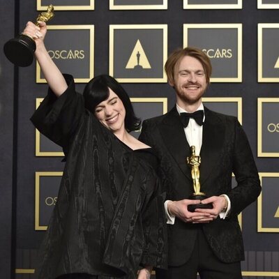 Billie Eilish y Finneas Oconnell, ganadores del Oscar a la mejor cación