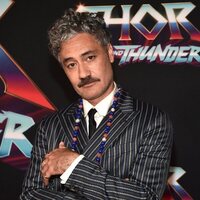 Taika Waititi en la premiere mundial de 'Thor: Love and Thunder'