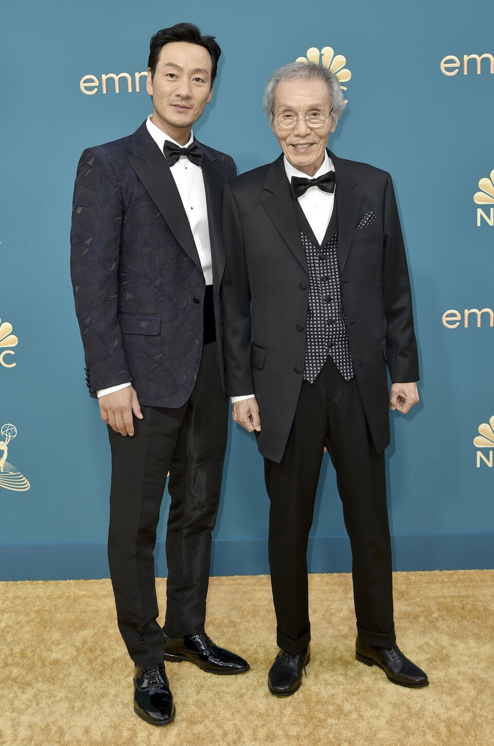 Oh Yeong-su y Lee Jung-jae en la alfombra roja de los Emmy 2022