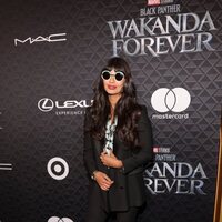 Jameela Jamil en la premiere de 'Black Panther: Wakanda Forever'