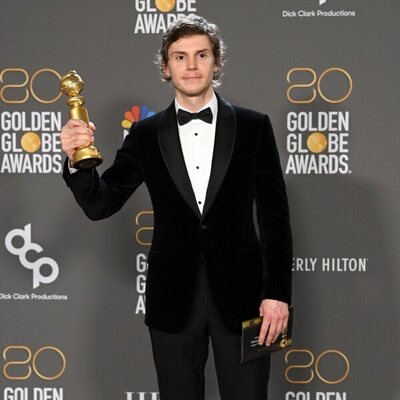 Evan Peters gana el Globo de Oro 2023 al mejor actor de una miniserie