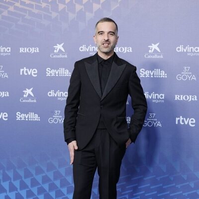 Mikel Gurrea en la alfombra azul de los Goya 2023