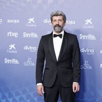 Alberto Rodríguez en la alfombra azul de los Goya 2023