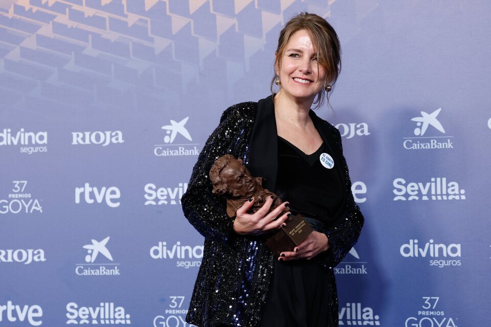 Manuela Ocón en la alfombra de ganadores de los Goya 2023