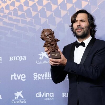 Enrique Costa en la alfombra de ganadores de los Goya 2023