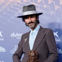 Leiva en la alfombra de ganadores de los Goya 2023