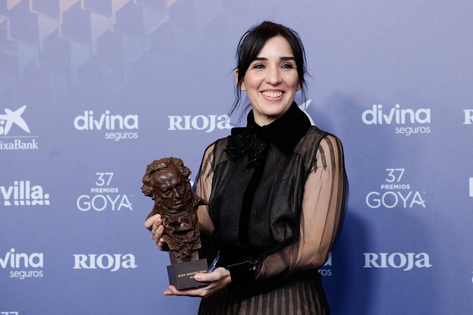 Alauda Ruiz de Azúa en la alfombra de ganadores de los Goya 2023